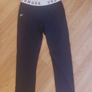 under armour crops.  size xs
